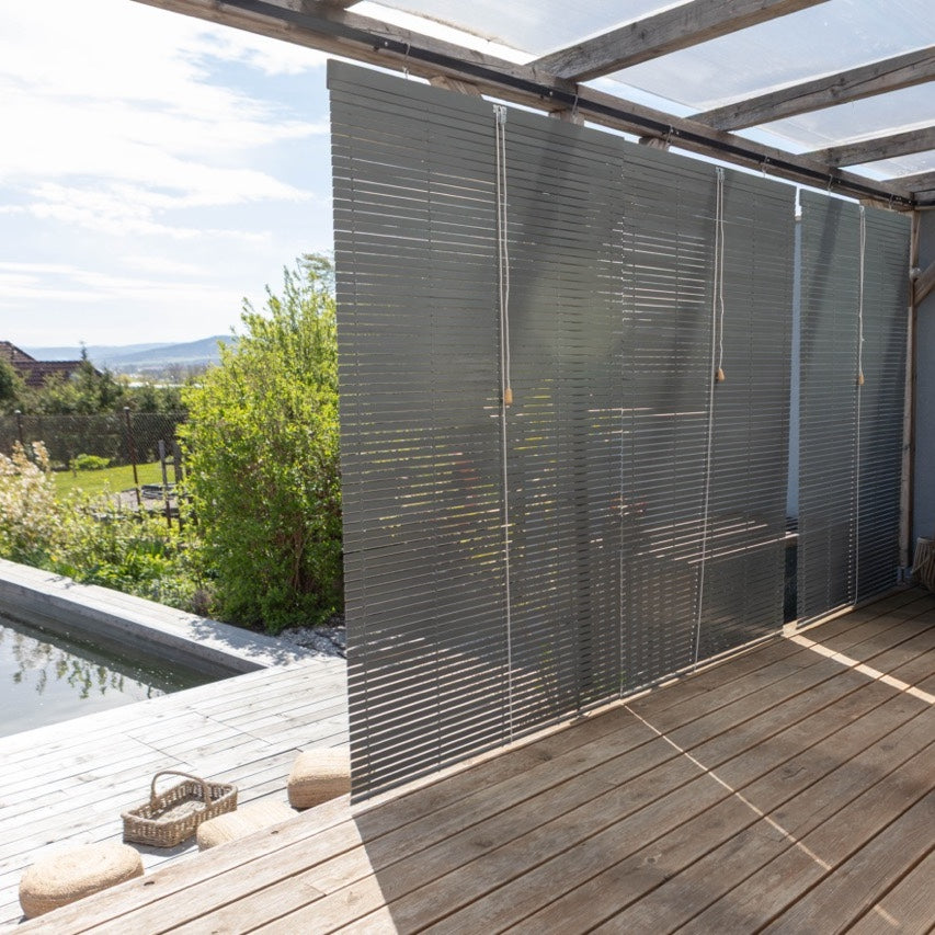 Holzrollo für Pergola - Grau