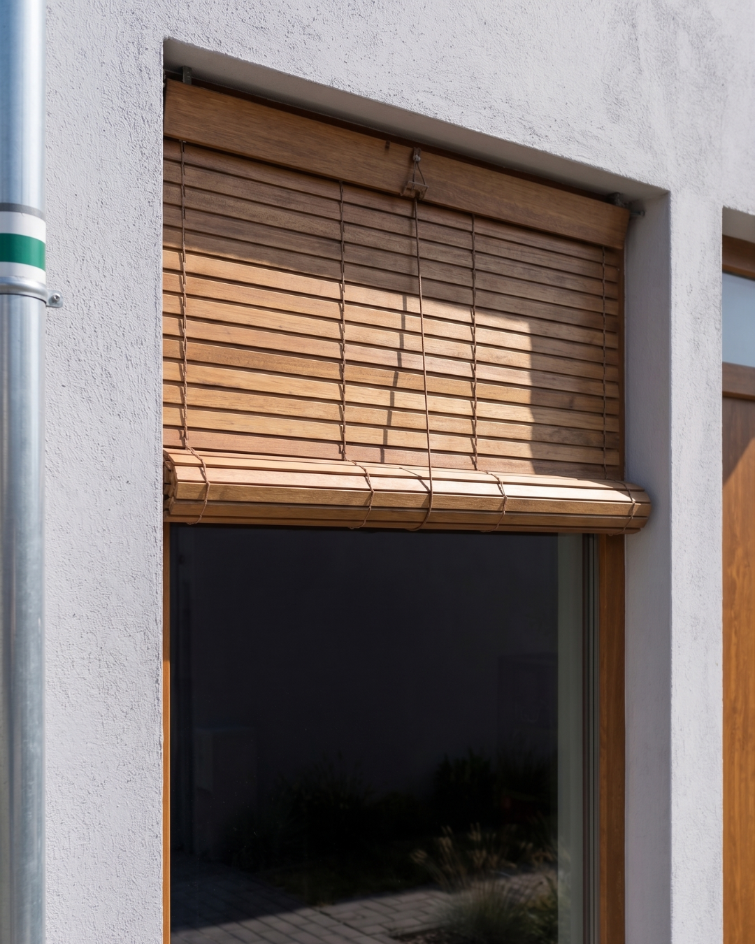 Außenrollo für Fenster aus Holz - Braun